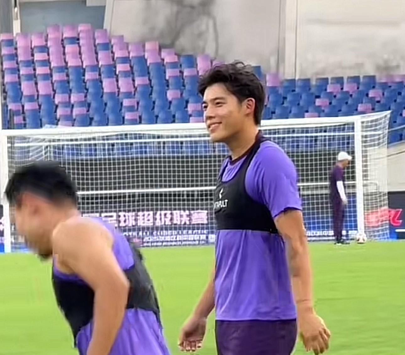 于根伟：李嗣镕的职业素养很好，知道要通过努力慢慢获得机会