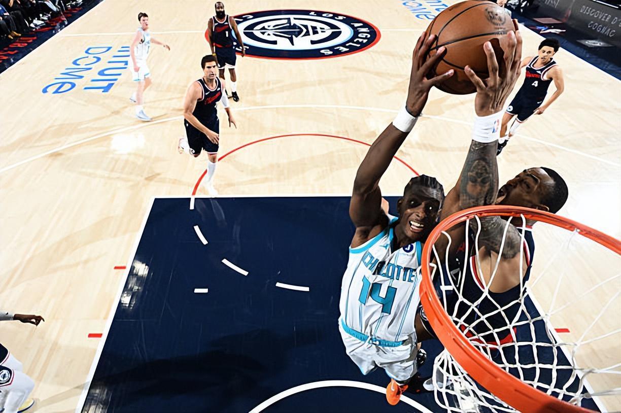 开云官网-本来是一名可靠的蓝领中锋！结果快船就这样白白将他送到了黄蜂？