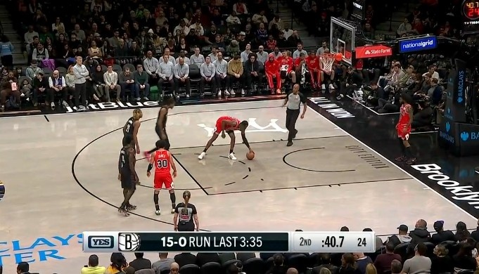 开云app-拉开比分！篮网第二节3分半时间打出一波15-0高潮 领先公牛到19分